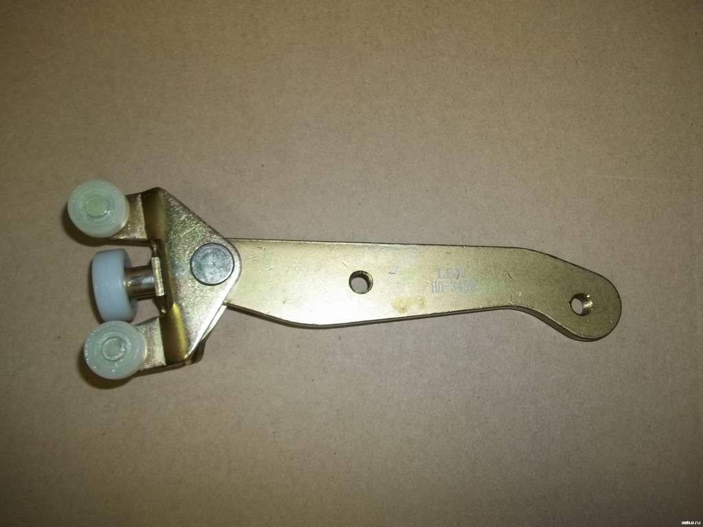 клипса сдвижной двери ducato 250. 184383 кронштейн сдвижной двери. удлинитель кронштейна сдвижной двери делика. Mercedes 602. кронштейн нижний сдвижной двери делика л 400.