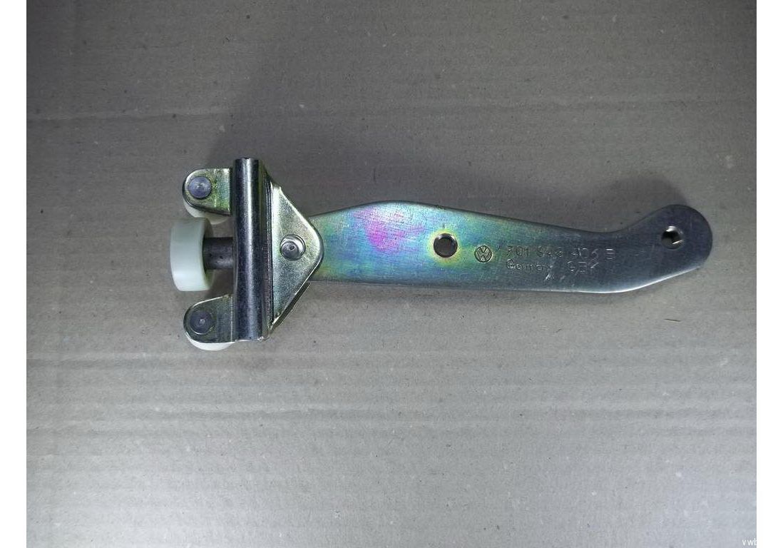 кронштейн двери g02. кронштейн сдвижной двери vag средний. кронштейн нижний сдвижной двери делика л 400. нижний ролик сдвижной двери ивеко дейли. Lex hd3506.