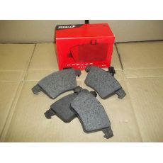 Колодки тормозные передние R16 с датчиком REMSA 1045.11