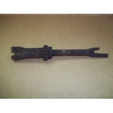 Тормоз задний штанга R левая резьба VAG 701609802 Б/У