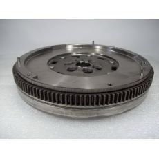 Маховик КПП-6 CAAC,CAAE,CCHA,CCHB Luk 415054010