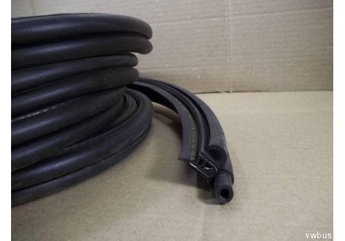 Уплотнитель задней двери VAG 721827705B