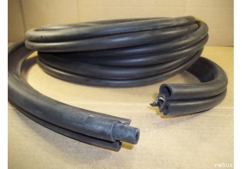 Уплотнитель задней двери VAG 721827705B