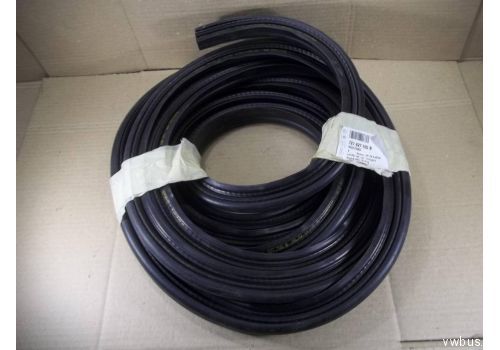 Уплотнитель задней двери VAG 721827705B