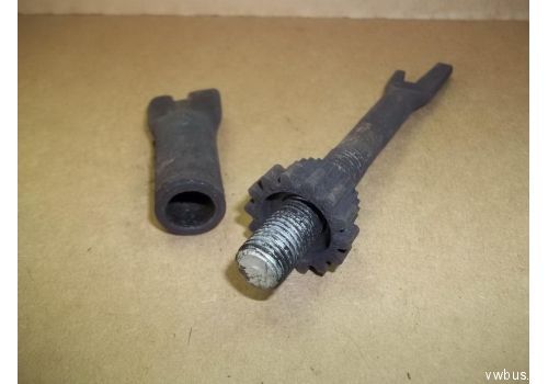 Тормоз задний штанга R левая резьба VAG 701609802 Б/У
