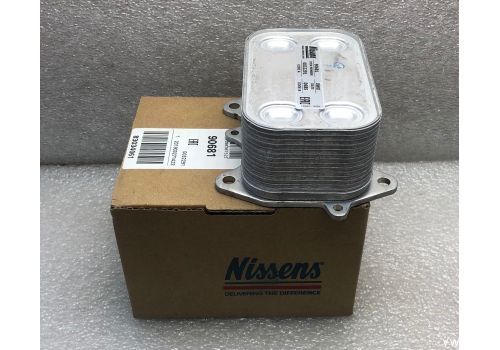 Радиатор масляный Nissens 90681