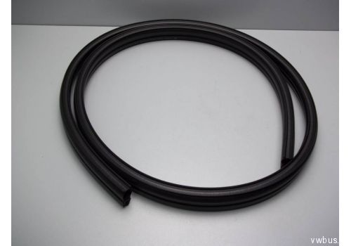 Уплотнитель капота VAG 7H0823737D